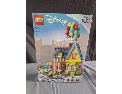 **UNRESERVED** LIFETIME COLLECTION OF LEGO PART... - Lot 166