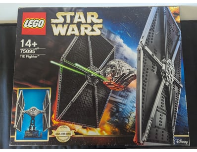 **UNRESERVED** COOKIE'S LIFETIME COLLECTION OF ... - Lot 208