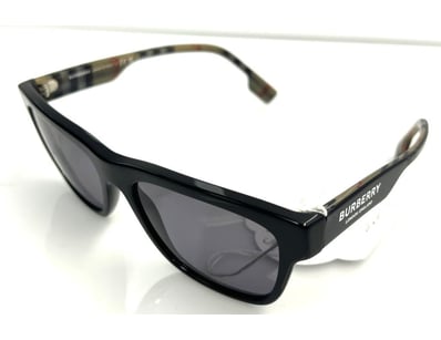 Luxury Pawnbroker Christmas Sale PART 1 (A984) - Lot 350