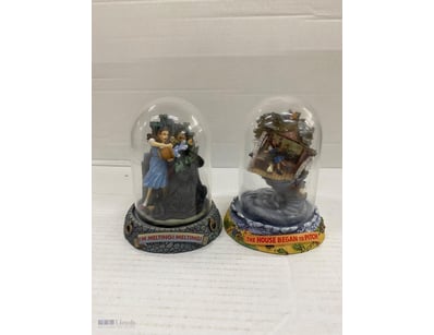 WIZARD OF IZZ GLOBES. LIMITED EDITION COLLECTABLES...