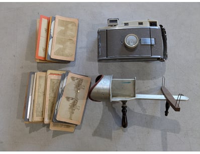 STEREOSCOPE WITH STEREOSCOPIC CARDS, AND LAND CAME...