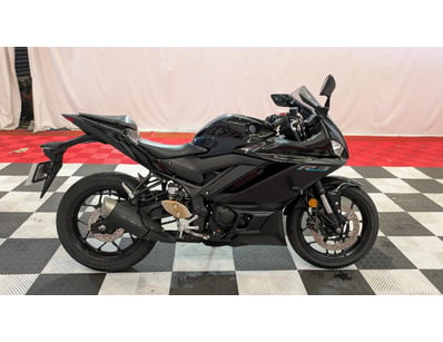 2022 Yamaha R3

Year: 2022
Make: Yamaha
Model: YZF...