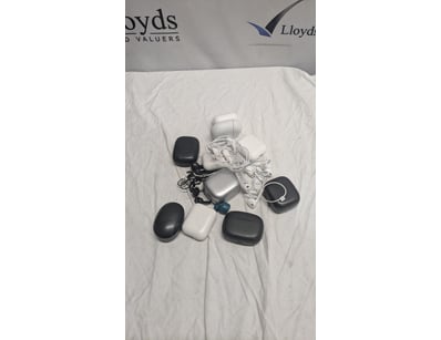 UNRESERVED Airport - Lost Property (A980) - Lot 661