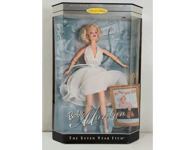 The Curio Collection (A979) - Lot 8205