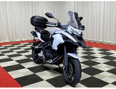 <b>2021 Benelli TRK 502 - White - 21,108km - 500cc...