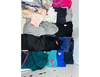 Entire Vintage Clothing Store Liquidation (ON11... - Lot 267