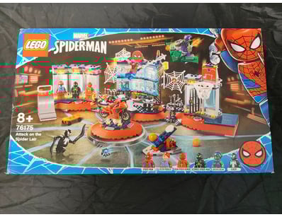 **UNRESERVED** LIFETIME COLLECTION OF LEGO PART... - Lot 729