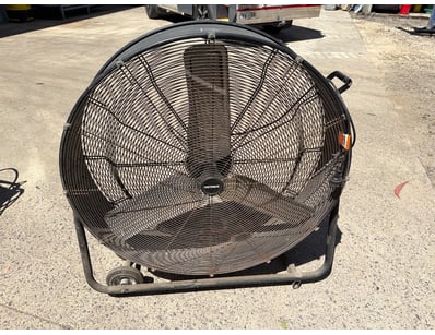 UNRESERVED Heavy Vehicle Mechanic Business Closu... - Lot 37