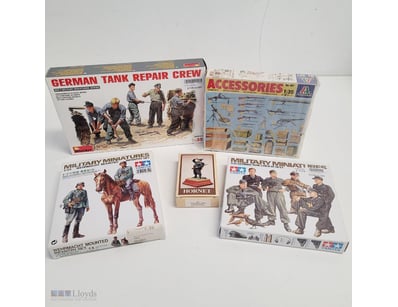 VINTAGE WWII MILITARY MINIATURES COLLECTION - MINI...