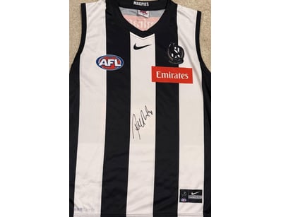 DARCY MOORE SIGNED COLLINGWOOD GUERNSEY

A Colling...