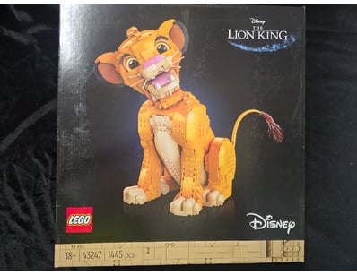 **UNRESERVED** COOKIE'S LIFETIME COLLECTION OF ... - Lot 649