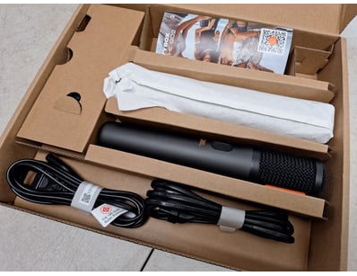2 x JBL  Microphones with cords, NEW in box

