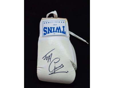 Mancave & Memorabilia (A995) - Lot 724