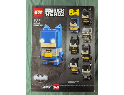 **UNRESERVED** LIFETIME COLLECTION OF LEGO PART... - Lot 152