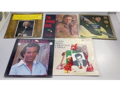 Gadgets, Music & Pastimes (SAA982) - Lot 4392