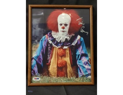 THIS FRAMED PHOTOGRAPH FEATURES PENNYWISE THE DANC...