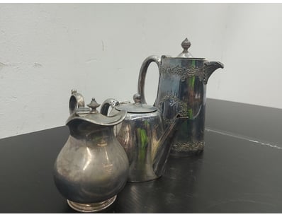 The Curio Collection (A1001) - Lot 2056