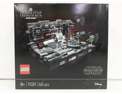 LEGO Star Wars Death Star Trench Run set 75329. Pr...