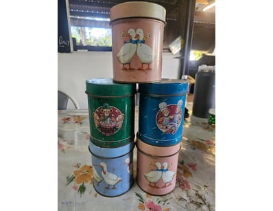 Retro 1980's Nesting Tin Canisters, SOLD AS LOT

O...
