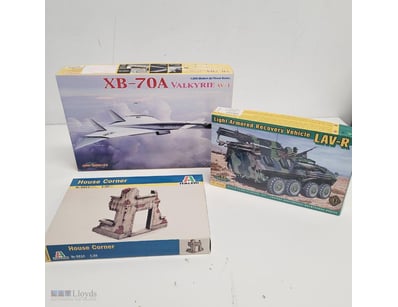 LOT OF THREE SCALE MODEL KITS - XB-70A VALKYRIE, L...