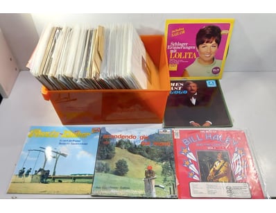 Gadgets, Music & Pastimes (SAA982) - Lot 4410