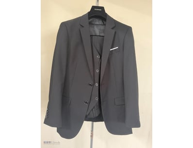 SISMAN 3 PCS MEN SUIT MADE IN TURKIYE

Material: P...
