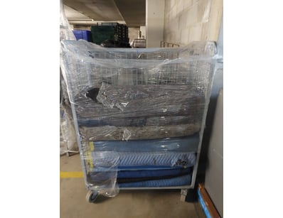 Industrial mobile storage cart with collapsible me...