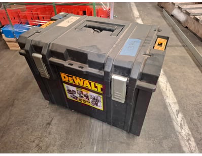 UNRESERVED SCI-FI ROADSHOW EVENT PRODUCTION (A1... - Lot 119