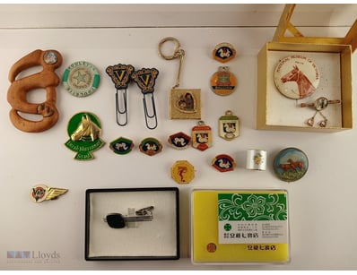 Mixed Vintage Badges, Pins And Small Collectables ...