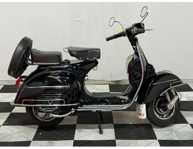 <b>1967 Vespa Sprint 150 - Black - 265km - Classic...