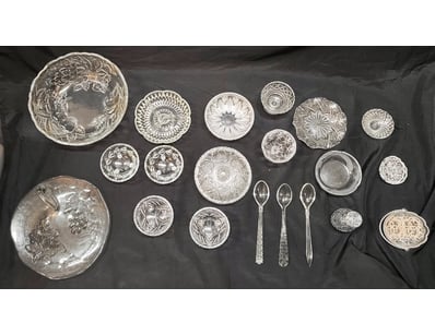 COLLECTION OF GLASSWARE, INCLUDING PLATES, BOWLS, ...