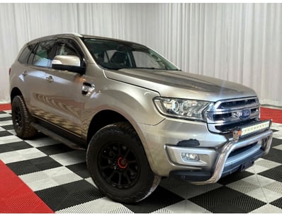 <b>2015 Ford Everest Trend - Gold - 264,161km - 3....