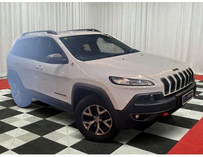 <b>2015 Jeep Cherokee Trailhawk - White - 207,363k...