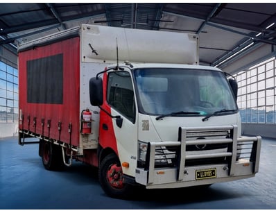 <b>2016 Hino 300 Series Light Truck - White - 598,...