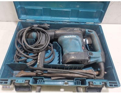 Makita HM1200C AVT Corded Rotary Hammer with carry...