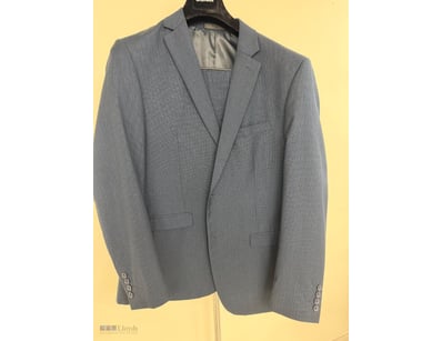 SCUZZATTI 3 PIECE POLY WOLOL MEN SUIT SLIM FIT

Ma...