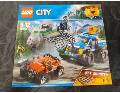 **UNRESERVED** COOKIE'S LIFETIME COLLECTION OF ... - Lot 512