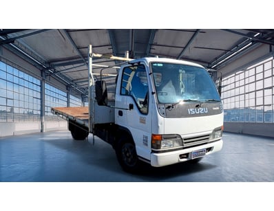 <b>2004 Isuzu Trucks NKR Dual Cab Utility - White ...