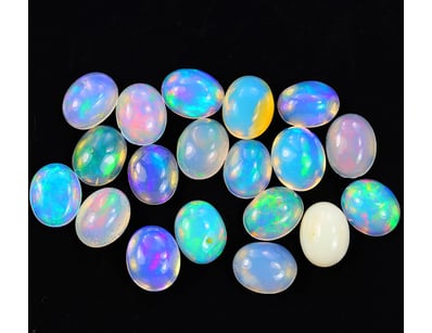 4.03 CT. CERTIFIED NATURAL OPAL PARCEL

Gemstone...