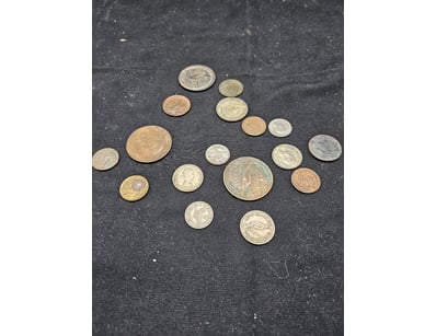 MIXED COMMONWEALTH COINS COLLECTION

584608+16
