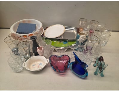 Antiques, Vintage & Interior Treasures (A1005) - Lot 881