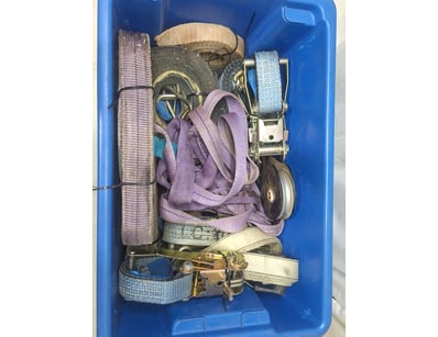 Ratchets Amd Straps, Quantity To Plastic Tub 

S...
