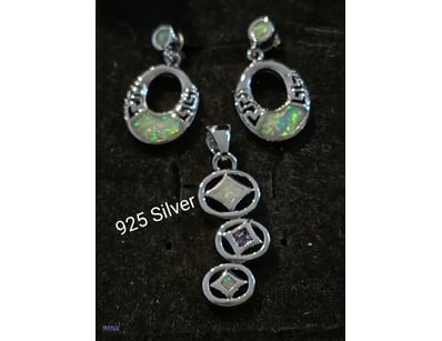 925 SILVER WHITE WHITE LAB CREATED FIRE OPAL STUD ...