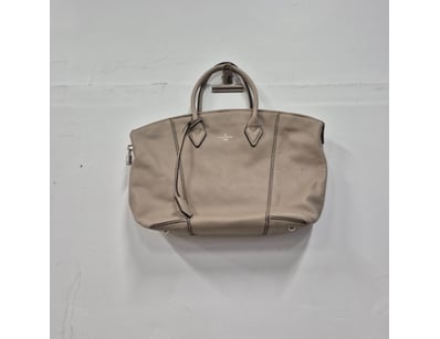 Designer Vault (A979) - Lot 5500