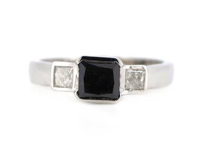 Certified & Fancy Coloured Diamond Clearance  ... - Lot 2011