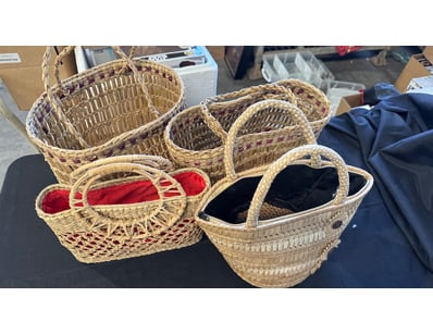 Assorted lot of woven bags

