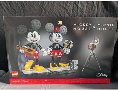 **UNRESERVED** LIFETIME COLLECTION OF LEGO PART... - Lot 200