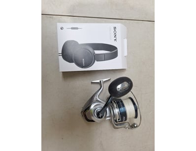 1 x SONY MDR-ZX110AP headphones, NEW factory seale...