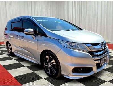 <b>2016 Honda Odyssey VTi-L - Silver - 161,878km -...