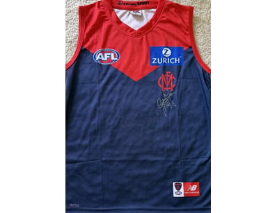 GARRY LYON SIGNED MELBOURNE GUERNSEY 

A Melbourne...